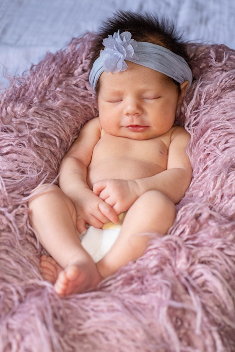 Newborn Photoshoot Tips: How to Take Pictures of a Baby